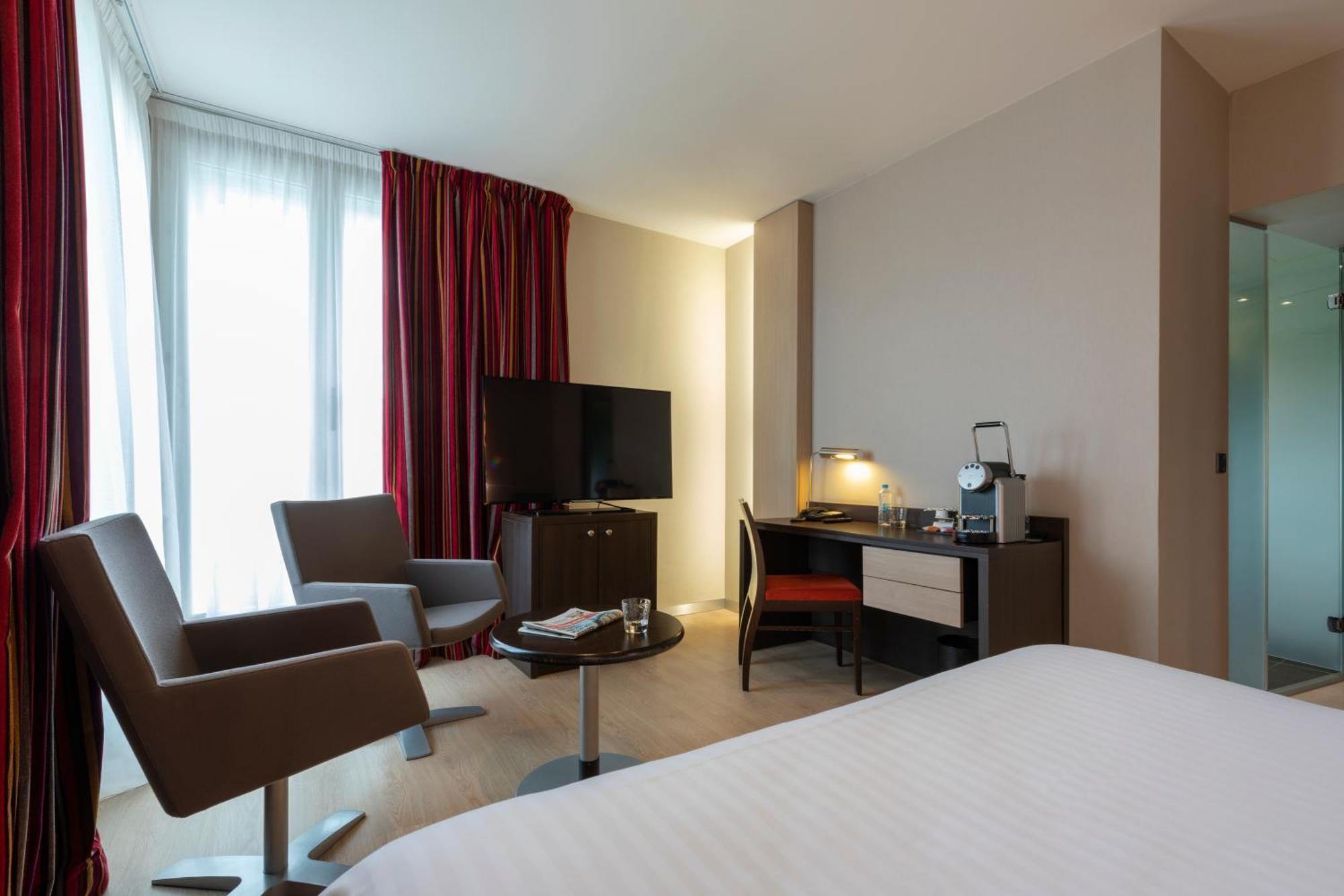 Oceania Hotel 4*